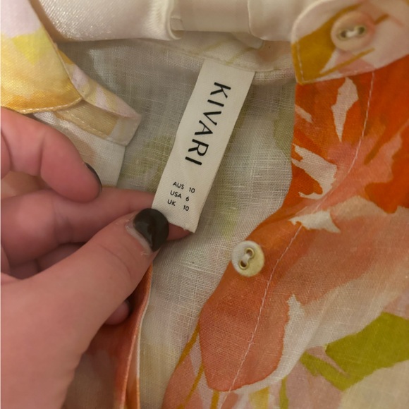 KIVARI printed short sleeve belted romper. Sold out. Size 6 - Picture 2 of 5